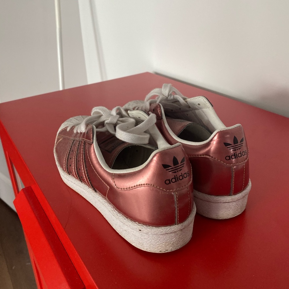 Adidas superstars